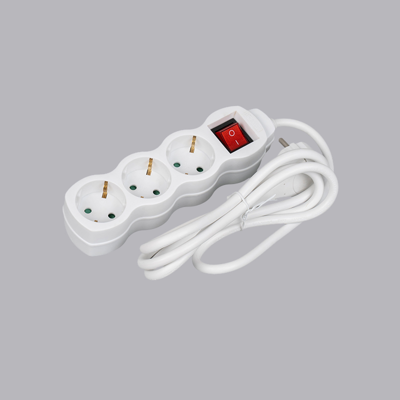 LOG-03KL Duitse kalebasvormige 3-weg stekkerdoos met trekring en schakelaar Multi-Socket