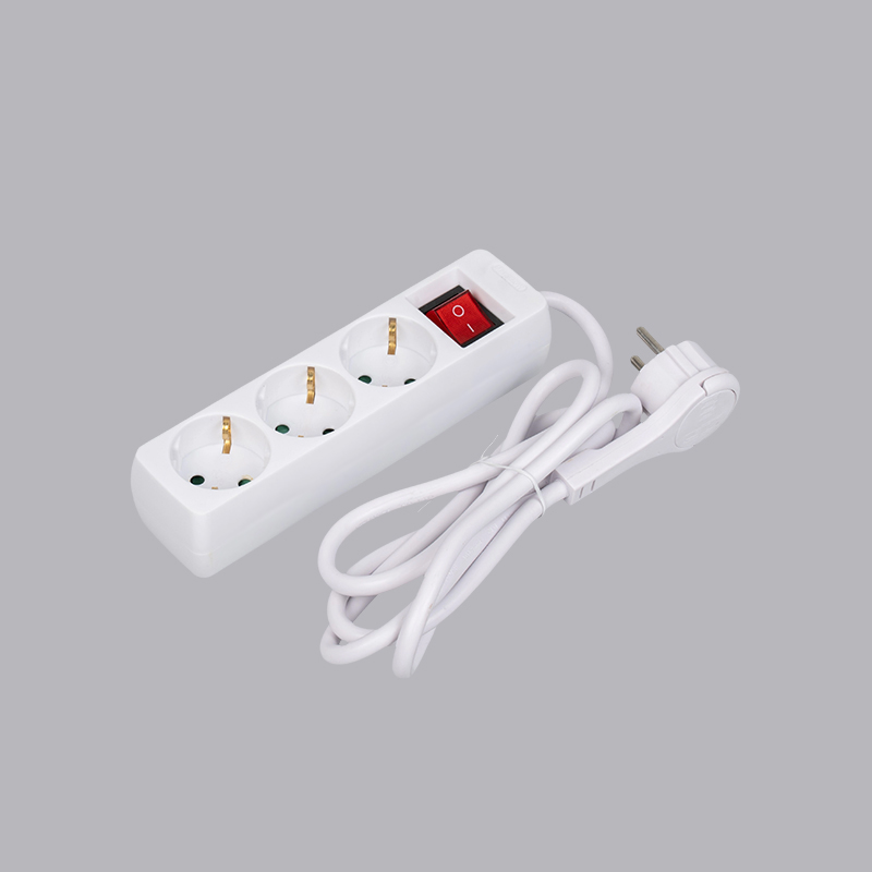 LOB-03KL Rechthoekige 3-weg stekkerdoos van het Duitse type met trekring en schakelaar Multi-Socket