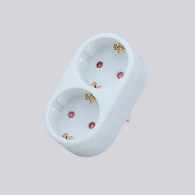 G01-02 Duits type adapter met twee ronde stekkers
